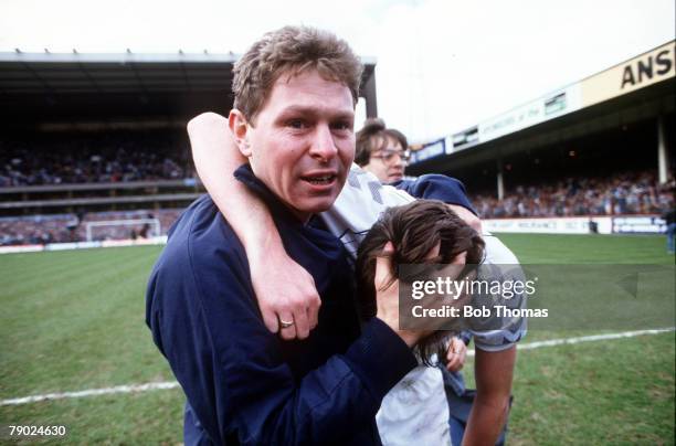 Sport, Football, FA Cup Semi-Final, Villa Park, Birmingham, England, 11th April 1987, Tottenham Hotspur 4 v Watford 1, An emotional moment for Clive...