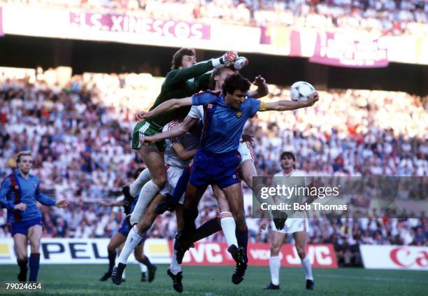 Sport, Football, European Cup Final, Seville, Spain, 7th May 1986, Barcelona 0 v Steaua Bucharest 0 , Barcelona's Jose Ramon Alesanco attempts to...