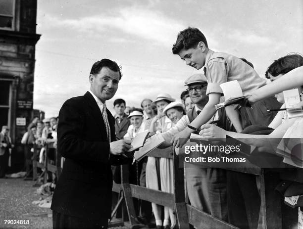 Dai Rees Atal Dai Andrews Photos and Premium High Res Pictures - Getty Images