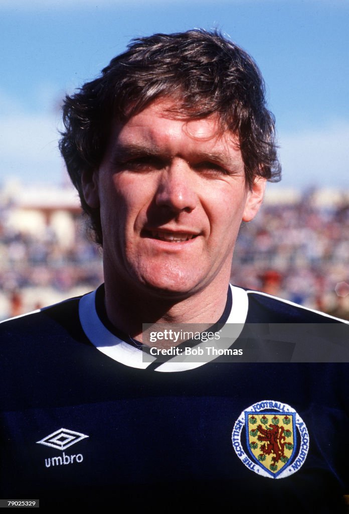 Sport. Football. Friendly International. Valetta. 22nd March 1988. Malta 1 v Scotland 1. Scotland's Roy Aitken.