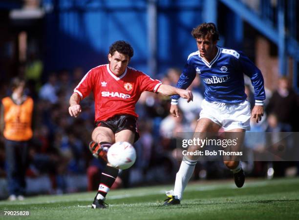 Sport, Football, League Division One, Filbert Street, England, 6th September 1986, Leicester City 1 v Manchester United 1, Manchester United's Arthur...