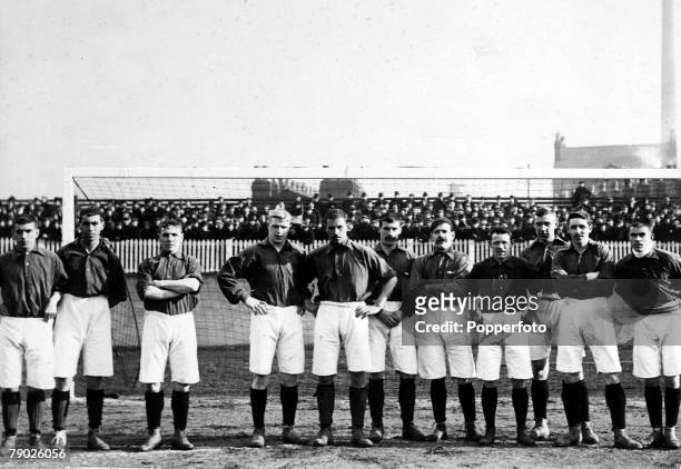 Sport, Football, F.A. Cup Semi-Final Replay, Bolton, England, 23rd March 1899, Sheffield United 4 v Liverpool 4, The Liverpool players line up...