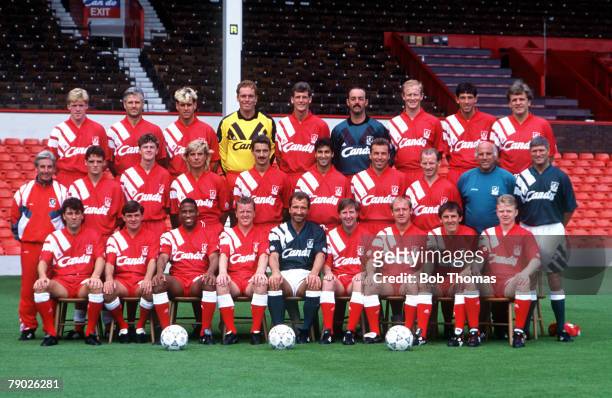 Sport, Football, Liverpool FC Team-Group 1991-92 Season, The Liverpool team pose together for a group photograph, Back Row L-R: Steve Staunton, Glenn...