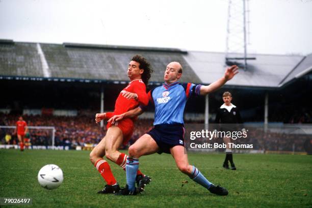 Sport, Football, FA Cup Semi-Final, White Hart Lane, London, England, 5th April 1986, Liverpool 2 v Southampton 0 , Southampton's David Armstrong...