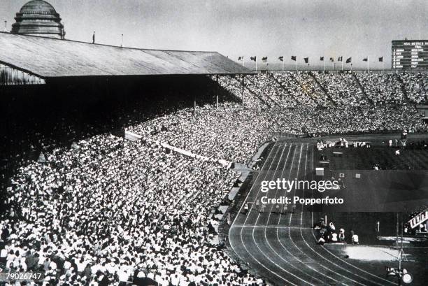 Olympic Games, London, England, Men's 100 Metres Final, An aerial view of the race won by USA's Harrison Dillard at Wembley Stadium