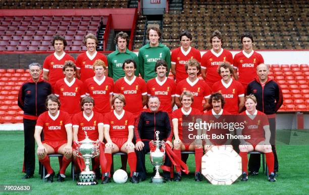 Sport, Football, Liverpool FC Team-Group 1980-81 Season, The Liverpool team pose together for a group photograph with the League Championship and...