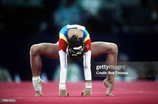 Eva Rueda 827 1992 Olympics Gymnastics Stock Photos, High-Res Pictures, and ...