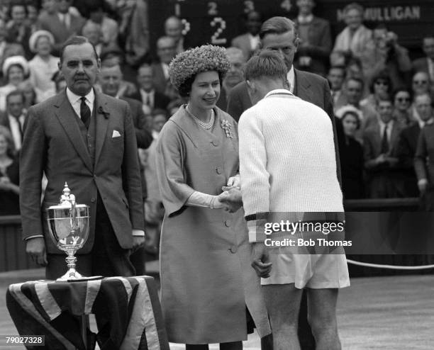 Tennis, 1962 Wimbledon All England Tennis Championships, Men+s Singles, Australia's Rod Laver is congratulated by HRH Queen Elizabeth II before the...