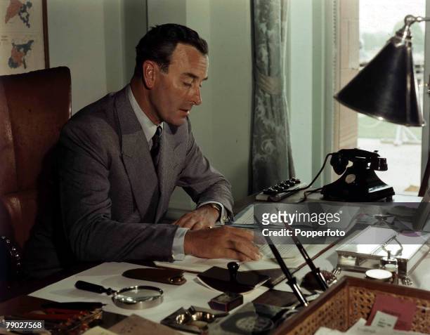 Politics, Lord Louis Mountbatten, Viceroy of India, pictured at his desk, 1947