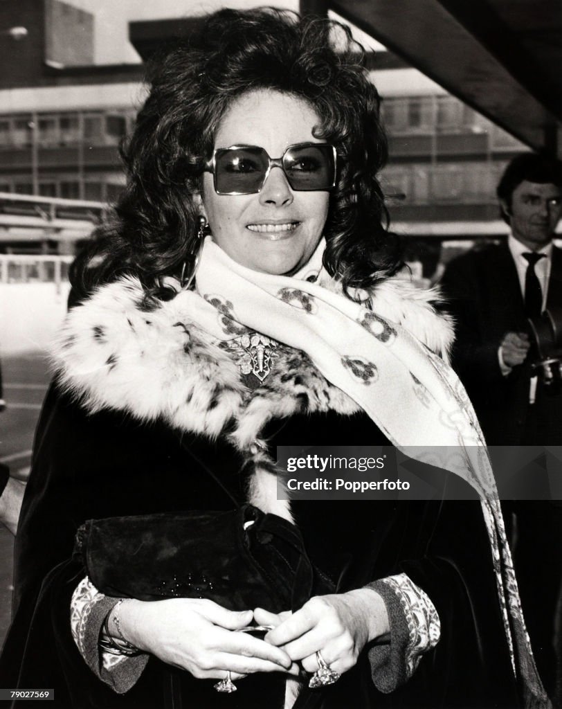 Entertainment/Cinema. London, England. 3rd March 1971. English born US film actress Elizabeth Taylor leaving Heathrow Airport for Switzerland.