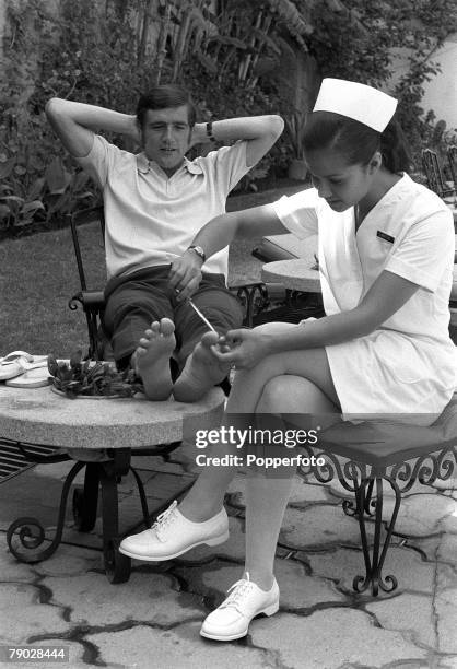 Sport, Football, England in Mexico, 1970 World Cup Finals, June 1970, England defender Norman Hunter gets a pedicure at the team's hotel