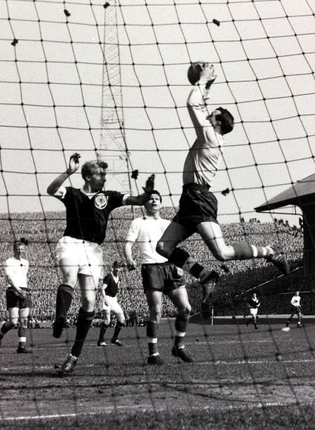 Sport, International Football, Home Championship, Hampden Park, Glasgow, 14th April 1962, Scotland 2 v England 0, Attendance 132 England goalkeeper...