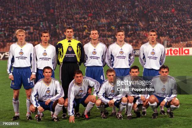 Sport, Football, UEFA Champions League, Kiev, Ukraine, 4th November 1998, Dynamo Kiev 3 v Arsenal 1, The Dynamo Kiev team line up together for a...