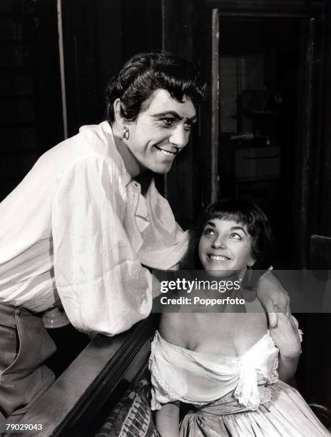 Entertainment/Theatre, England, 10th April 1952, British actress Joan Collins and Maxwell Reed pictured at a London theatre