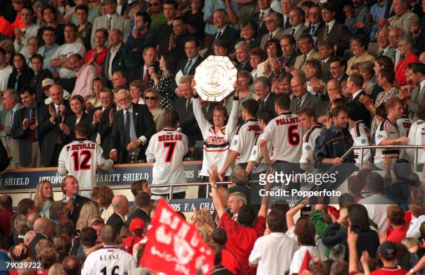 Sport, Football, FA Charity Shield, Wembley, London, England, 3rd August 1997, Manchester United 1 v Chelsea 1 , Manchester United's Jordi Cruyff...