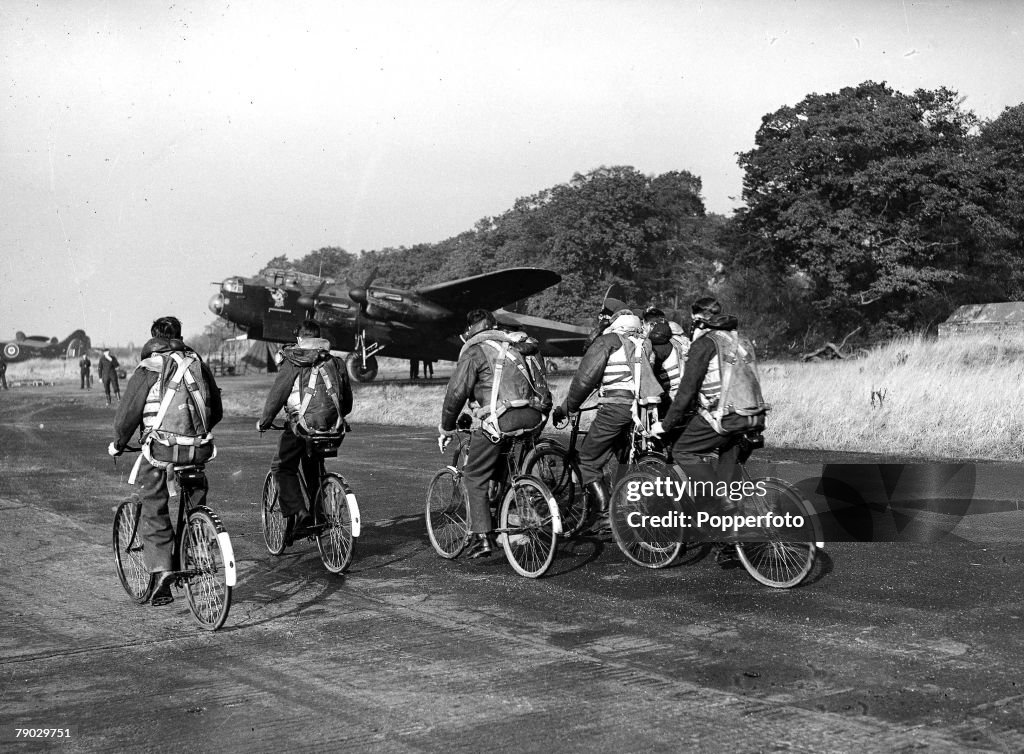 World War Two England, RAF Bomber Command Base, Flight crews cycle to ...