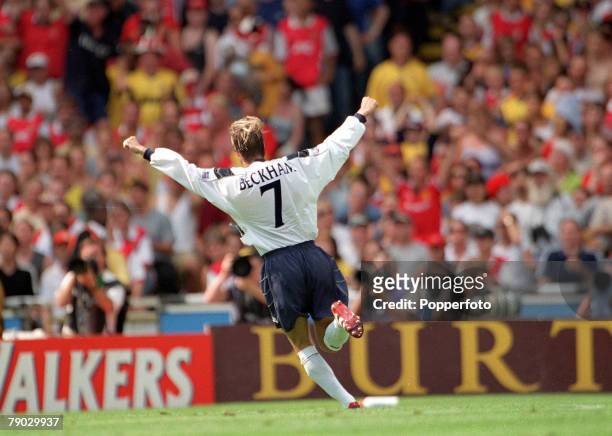 Football, 1999 FA Charity Shield, Wembley, 1st August Arsenal 2 v Manchester United 1, Manchester United's David Beckham celebrates after scoring the...