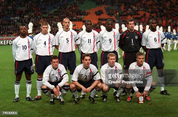 Sport, Football, International Friendly Match, Amsterdam Arena, 13th February 2002, Holland 1 v England 1, The England team line up together for a...