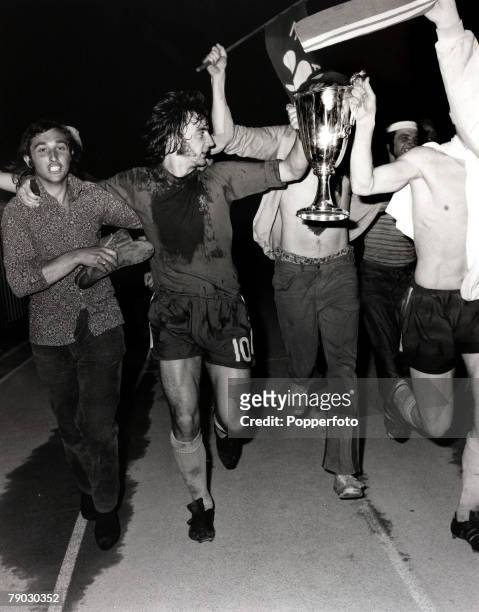 Sport/Football, European Cup-Winners Cup Final Replay, Athens, Greece, 21st May 1971, Chelsea 2 v Real Madrid 1, Chelsea's Alan Hudson parades the...