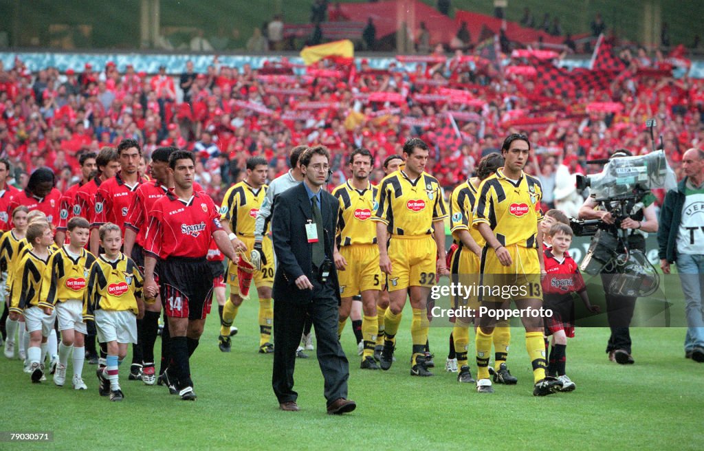 Football. 1999 UEFA Cup Winners Cup Final. Birmingham. 19th May, 1999. Lazio 2 v Mallorca 1. The Lazio and Real Mallorca teams walk out on to the pitch for the last ever European Cup Winners Cup Final.