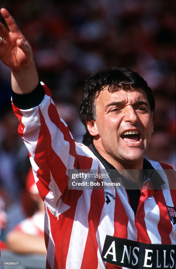 Sport. Football. Autoglass Trophy Final. Wembley, London, England. 16th May 1992. Stoke City 1 v Stockport County 0. Stoke Manager Lou Macari.