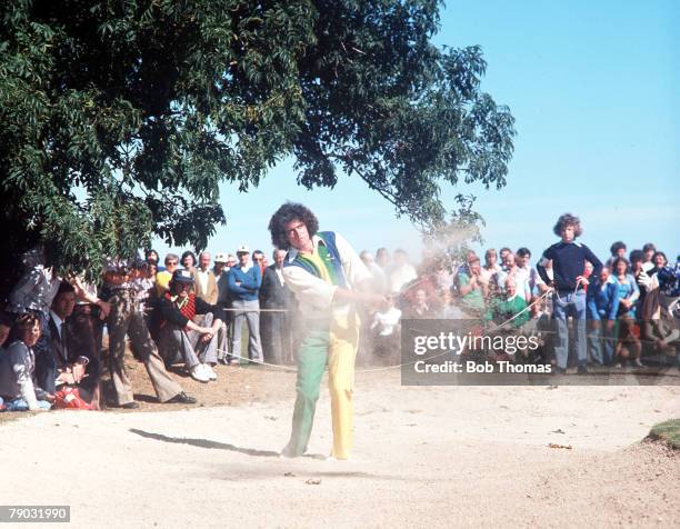 Sport, Golf, Circa 1970's, Ireland's John O'Leary blasts out of a sand bunker