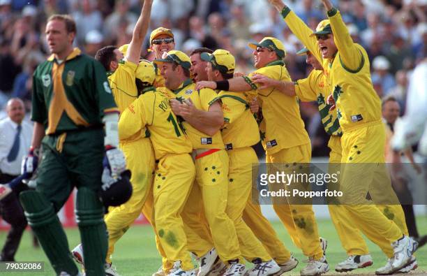 Cricket World Cup Semi Final, Edgbaston, 17th June Australia v South Africa, Match Tied, Australia celebrate as South Africa's Allan Donald is run...