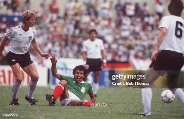 World Cup Quarter Final, Monterrey, Mexico, 21st June West Germany 1 v Mexico 1, , Mexico's Hugo Sanchez takes a tumble