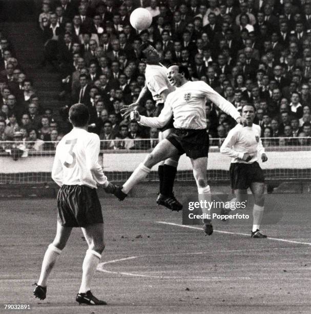 Sport, Football, 1966 World Cup Finals, Wembley, London, England, 11th July 1966, Group 1, England 0 v Uruguay 0, England's Nobby Stiles beaten in...
