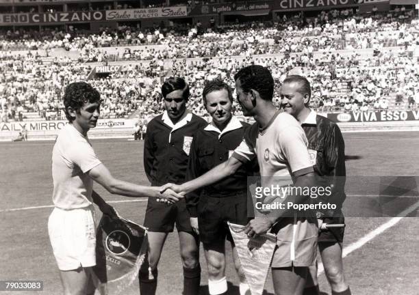 Sport, Football, 1970 World Cup Finals, Guadalajara, Mexico, 10th June 1970, Group 3, Brazil 3 v Romania 2, Brazil captain Carlos Alberto shakes...