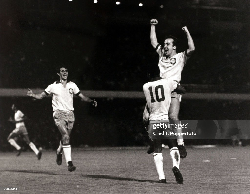 Brazil v Colombia In FIFA World Cup Qualifier