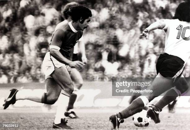 Sport, Football, 1974 World Cup Finals, Hannover, West Germany, 30th June1974, Argentina 1 v Brazil 2, Brazil's Rivelino races away with the ball
