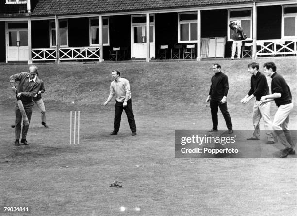 Sport, Football, Roehampton, England, 7th July 1966, A friendly cricket match between the England World Cup football squad, Bobby Charlton is...