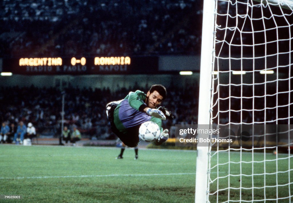 1990 World Cup Finals. Naples, Italy. 18th June, 1990. Argentina 1 v Romania 1. Argentine goalkeeper Sergio Goycochea makes a flying save.