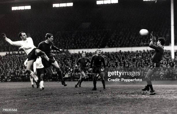 Sport, Football, White Hart Lane, London, England, 18th November 1972, League Division One, Tottenham Hotspur v Chelsea, Tottenham Hotspur striker...