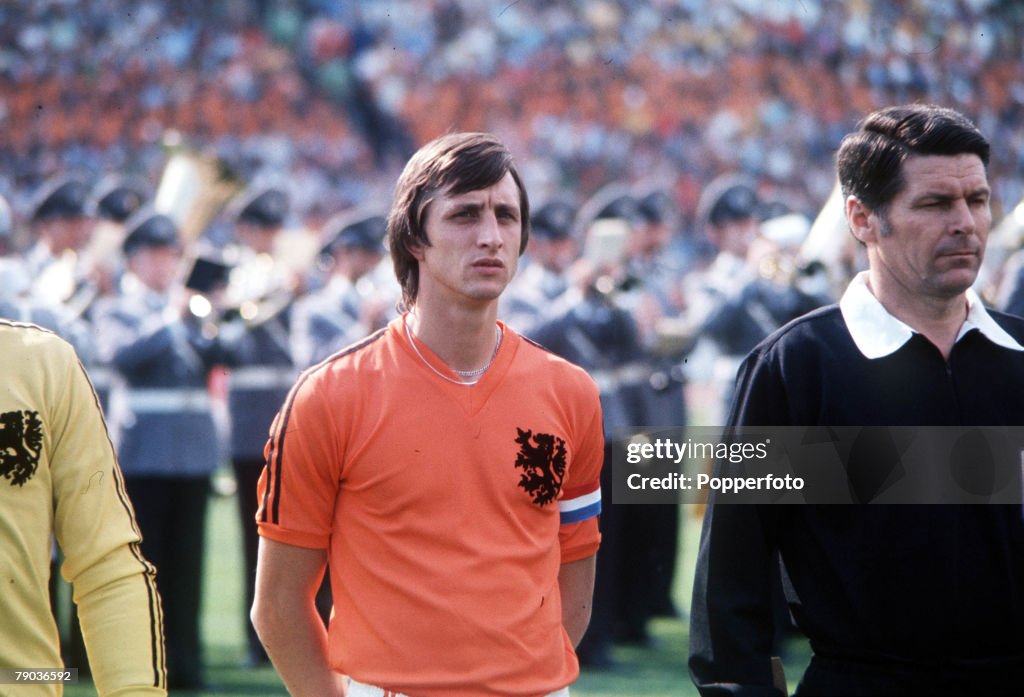 1974 World Cup Final. Munich, West Germany. 7th July, 1974. West Germany 2 v Holland 1. Holland's Johan Cruyff lines up before the match.
