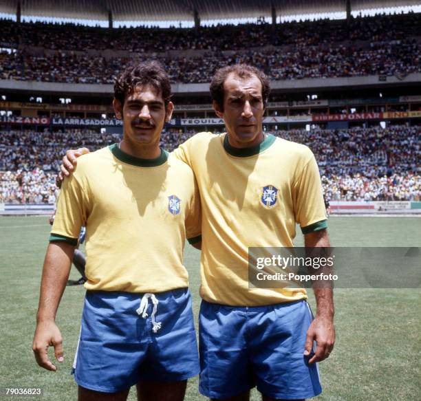 Sport, Football, 1970 World Cup Final, Mexico City, Mexico, 21st June Brazil 4 v Italy 1, Brazil's Rivelino and Gérson in happy mood before the match