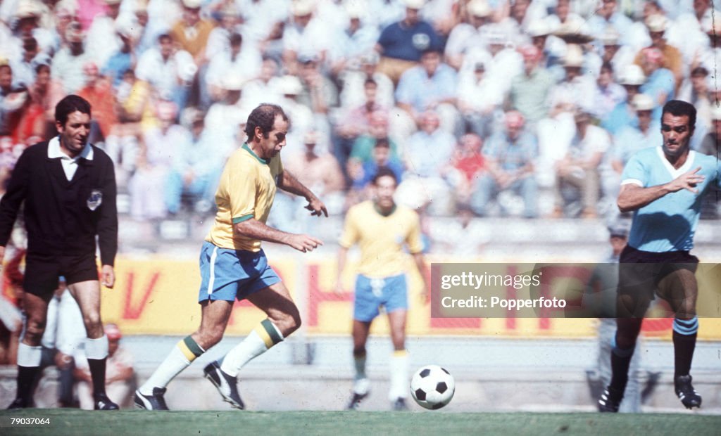 Football. 1970 World Cup Semi Final. Guadalajara, Mexico. 17th June, 1970. Brazil 3 v Uruguay 1. Brazil's Gerson on the ball.