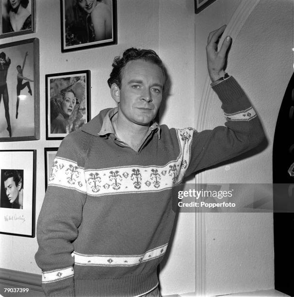 Cinema, England British actor Tony Britton is pictured on the set of the film "Loser Takes All"