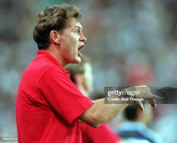 World Cup Finals, St, Etienne, France, 30th June England 2 v Argentina 2, , England 's Glenn Hoddle instructs his players from the bench