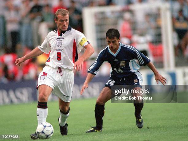 World Cup Finals, St, Etienne, France 30th June England 2 v Argentina 2, , England's Alan Shearer closely watched by Argentina's Nelson Vivas