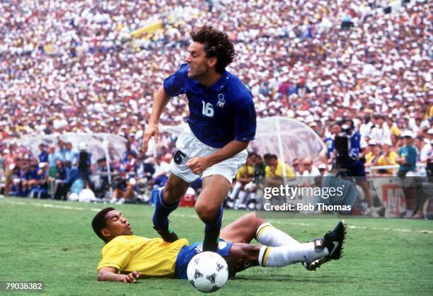 World Cup Final, Pasadena, USA, 17th July Brazil 0 v Italy 0, , Italy's Roberto Donadoni beats Brazil's Mauro Silva