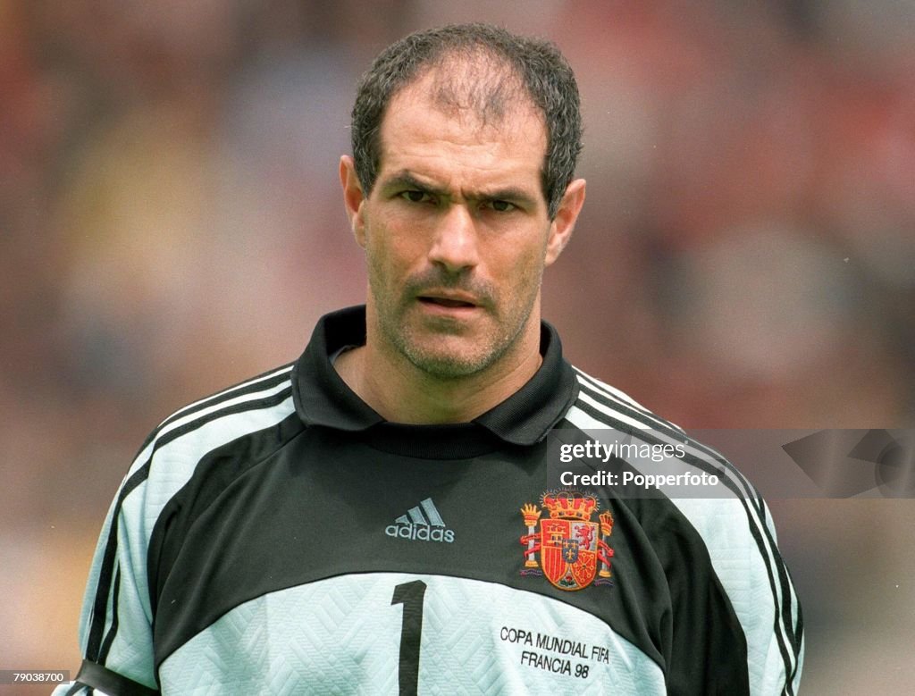 World Cup Finals, 1998. Nantes, France. 13th JUNE 1998. Spain 2 v Nigeria 3. Andoni Zubizarreta, Spain's goalkeeper.