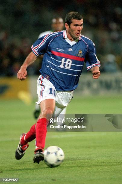 World Cup Finals, Marseille, France, 12th JUNE 1998, France 3 v South Africa 0, France's Zinedine Zidane runs with the ball