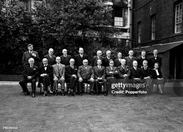 Politics, London, England, pic: 1945, The new Labour government of 1945, shows the Ministers in the garden of No 10 Downing Street, Front row is L-R:...