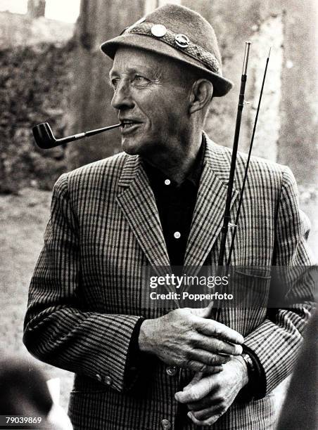 Entertainment, Music, Cinema, Cockermouth, Cumberland, England, 30th August 1966, American "crooner" and actor Bing Crosby is pictured prior to fly...