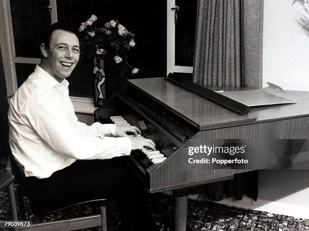 Les Reed 169 Les Reed Photos & High Res Pictures - Getty Images