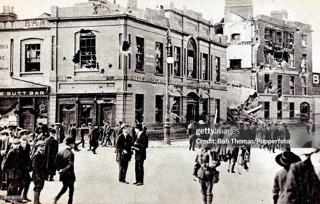 Postcards. 1916. Ireland. The Sinn Fein Rebellion. A picture showing the scene at Liberty hall in Dublin.