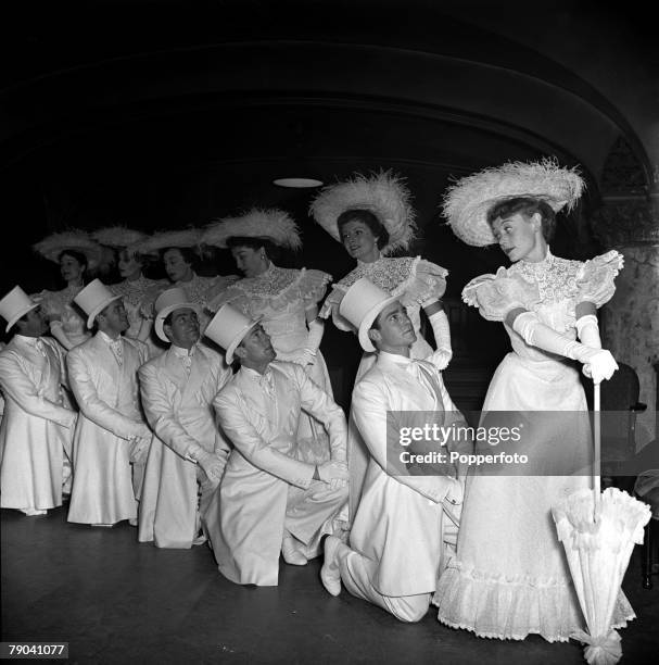 London, England Royal Command Performance Rehearsal, Various actors and actresses line up together, L-R : Glynis Johns, Margaret Lockwood, Bebe...