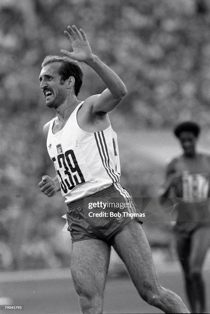 1980 Olympic Games. Moscow, Russia. 31st July 1980. Athletics. Steeplechase. Poland's gold medal winner Bronislaw Malinowski celebrate after winning the race.